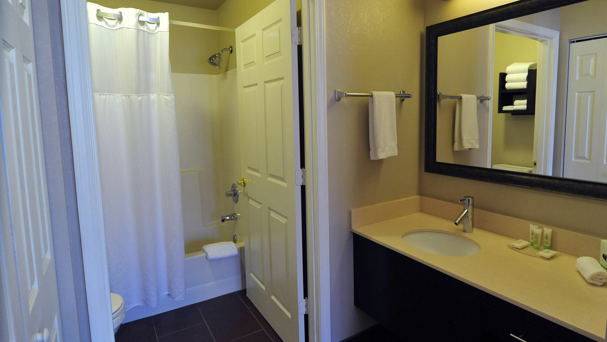 Staybridge Suites Chicago-Oakbrook Terrace By Ihg Buitenkant foto